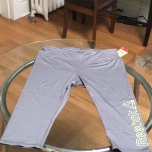 Women’s Reebok skinny capri training stretch pants